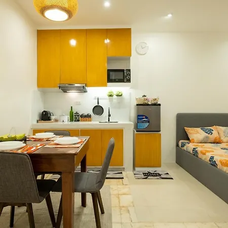 The House Of Windsor - Qc Apartment